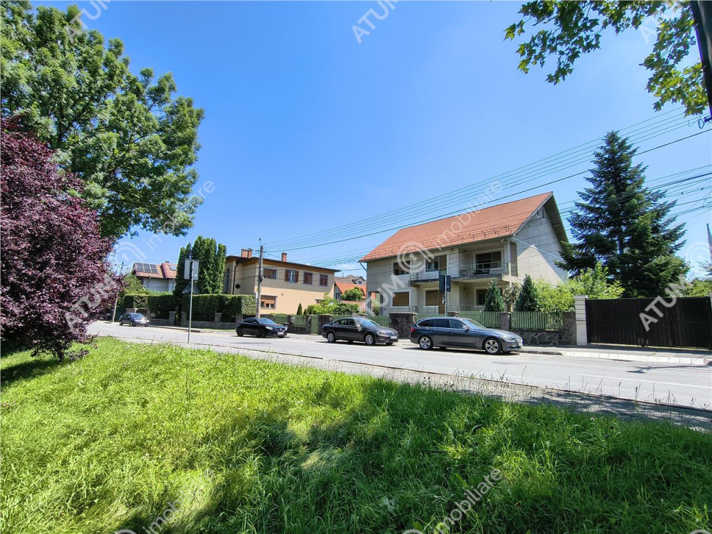Apartament cochet cu 3 camere, gradina si 3 parcari in zona