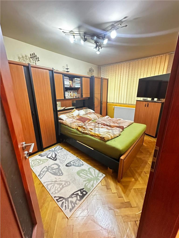CIRCUMVALATIUNII - ETAJ 1 - BLOC IZOLAT - 4 CAMERE - 2 BAI -