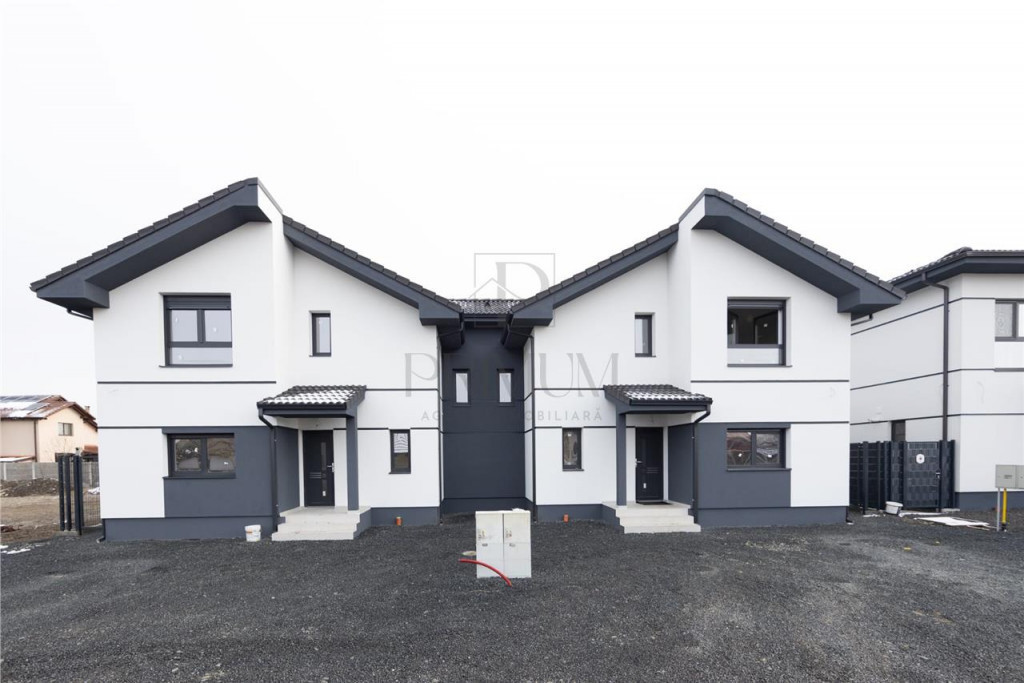 Duplex separat prin casa scarii - finisaje premium - compart