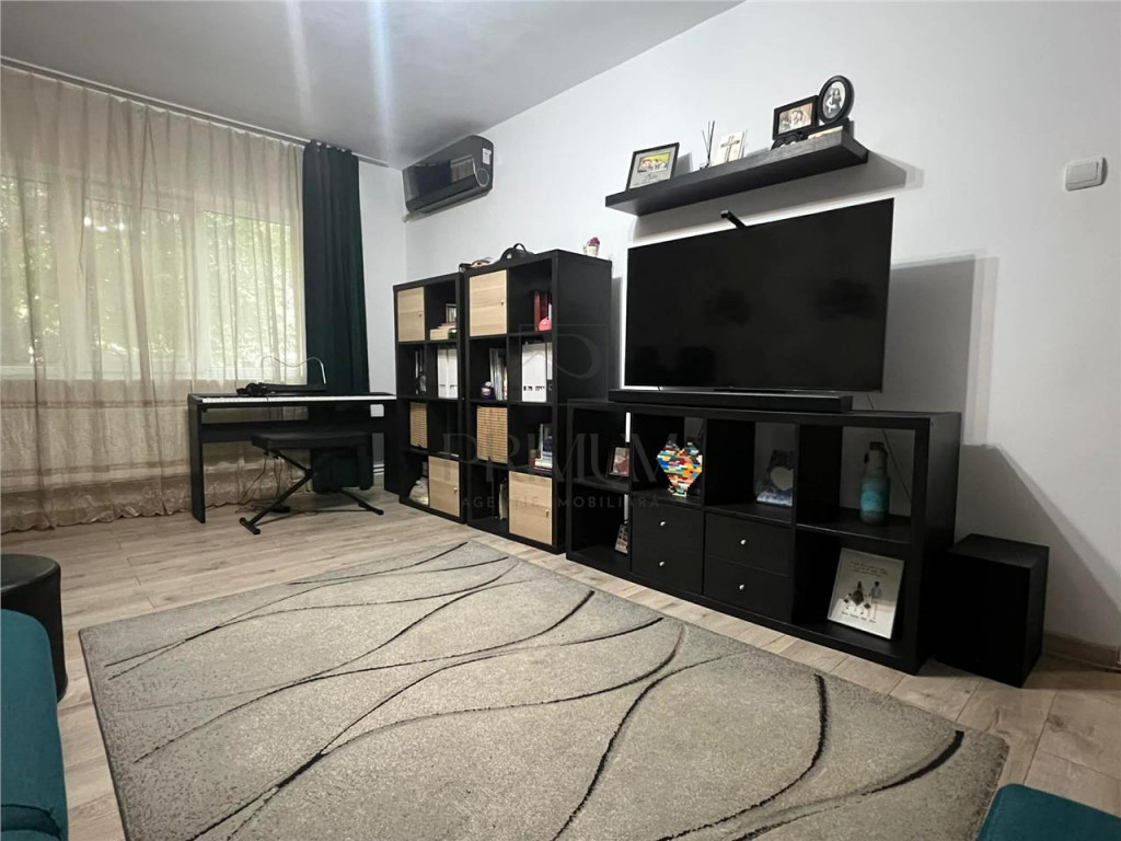 Apartament 3 camere, centrala proprie, zona Girocului
