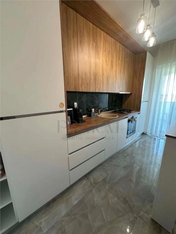CHISODA |4 CAM |3 BAI |2 BALCOANE |2 LOC PARCARE | PENTHOUSE
