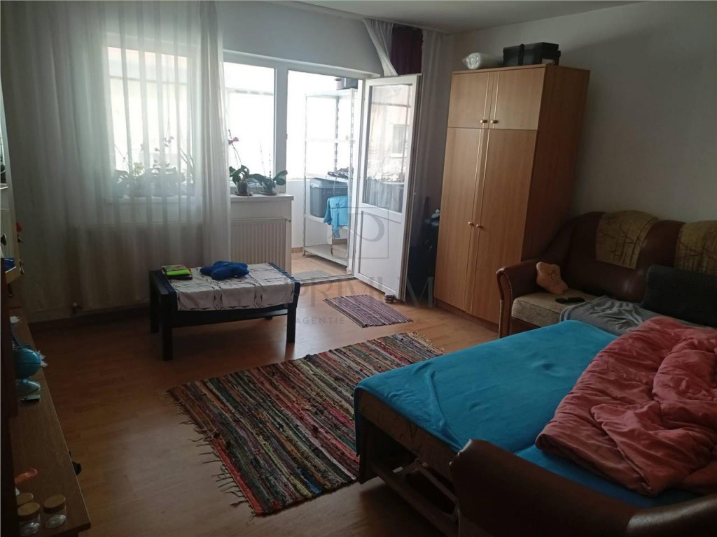Dambovita - 2 Camere - 2 Balcoane - Decomandat - Centrala pr