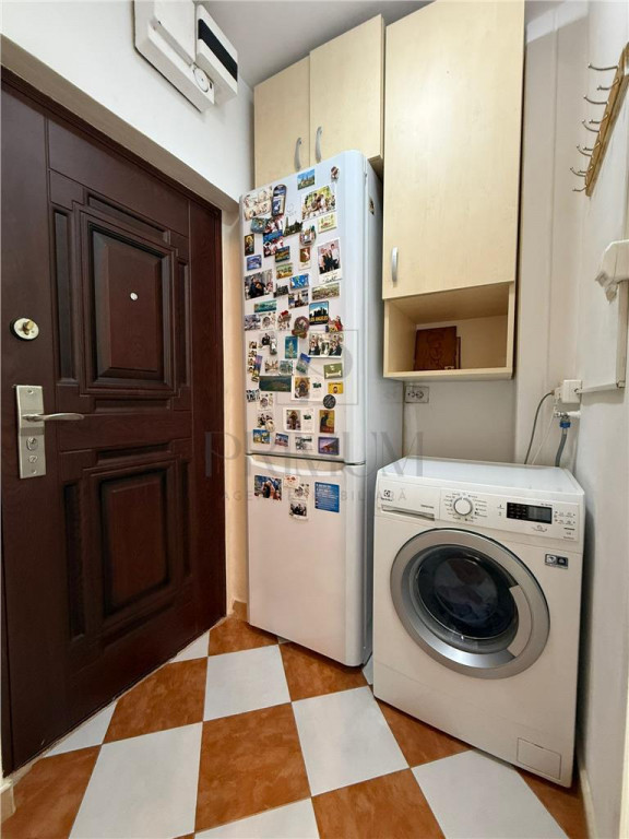 Apartament 1 camera-Etaj intermediar-Umt