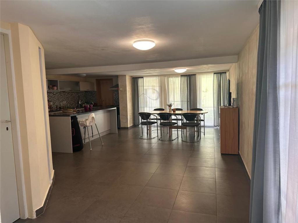 DAMBOVITA CASA 4 CAMERE, DECOMANDAT, PANOURI SOLARE