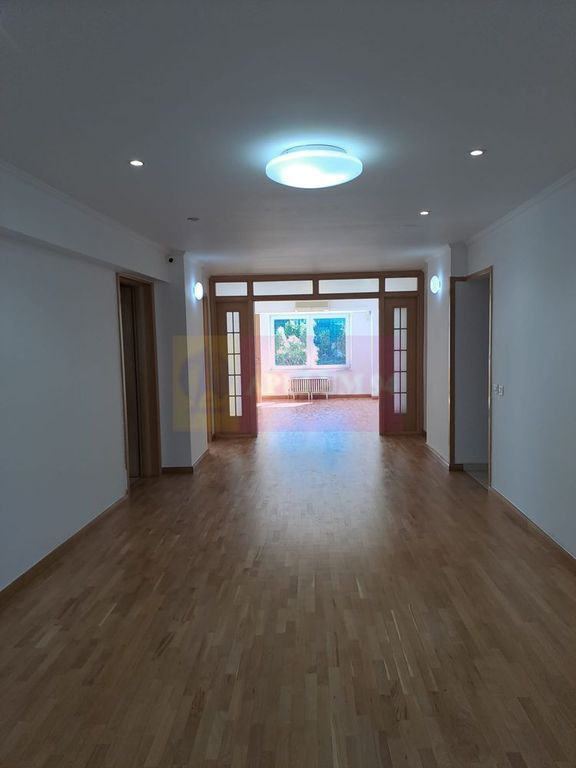 Vanzare apartament 4 camere – Zona Unirii Splai vav Mag...