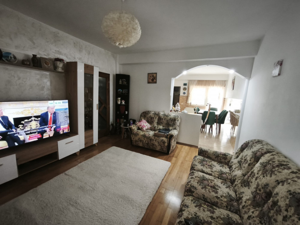 Apartament 4 camere, 115mp utili+2 balcoane, parter, Radauti