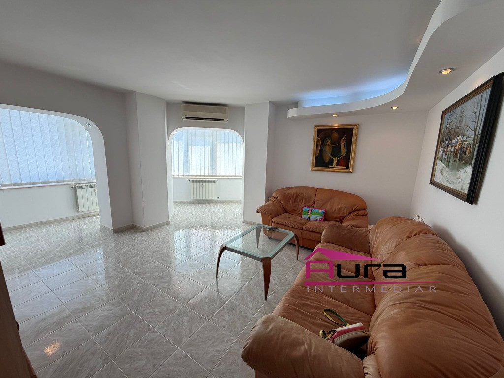 Apartament 3 camere zona Str.Victoriei