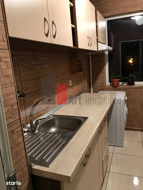 Vânzare apartament 3 camere Bd. Obregia - Turnu Măgurele