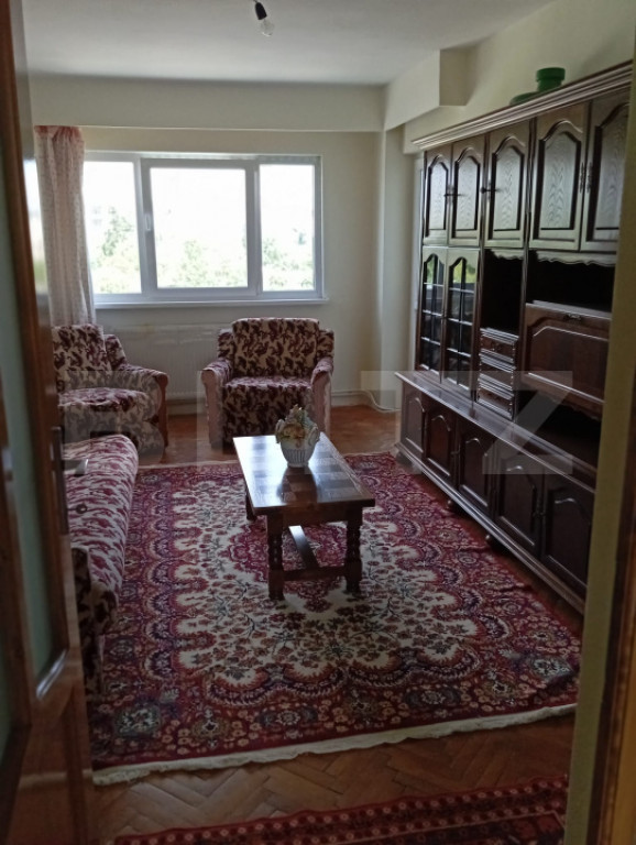 Apartament decomandat cu 3 camere, 69 mp,balcon, etaj 6 cu l