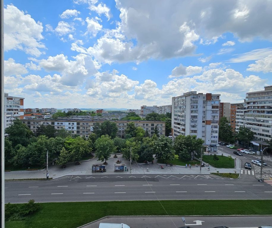 Apartament 2 camere decomandat de vânzare – Mazepa –...