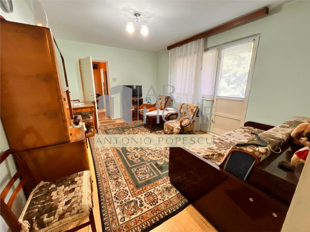 Apartament 3 camere, bloc de beton, Ploiesti, Parcul Aurora,