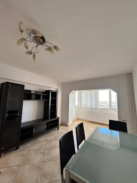 Apartament 3 camere stradal central