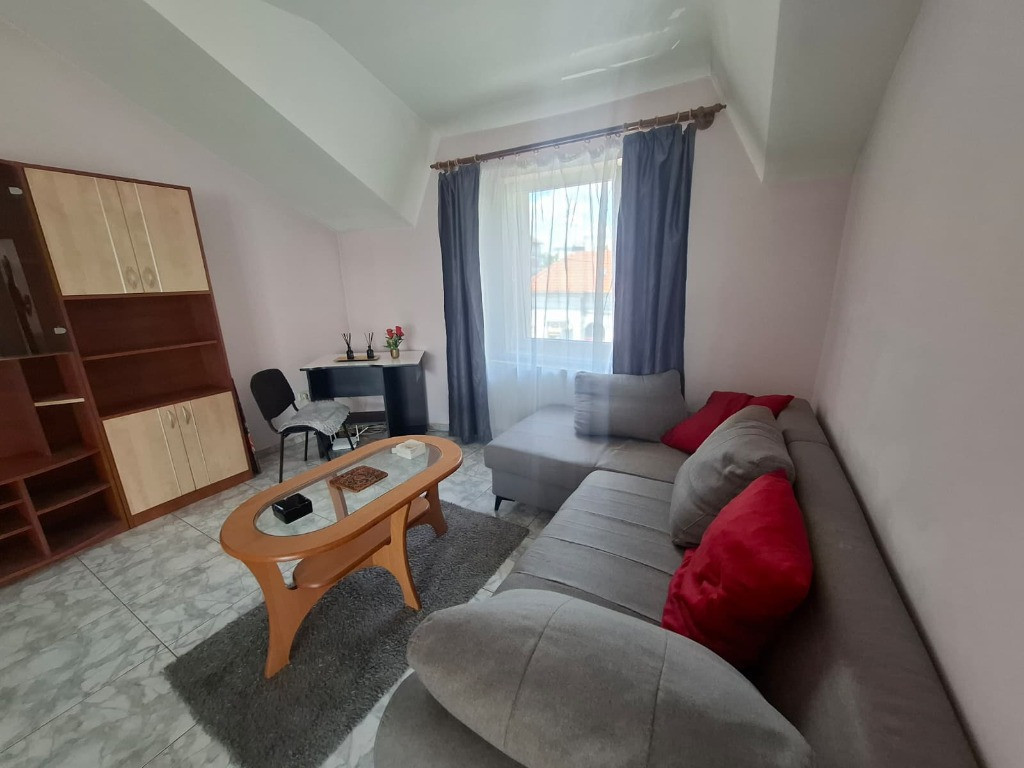 Inchiriez apartament 2 camere + garaj Zona Andrei Saguna ID: 45252
