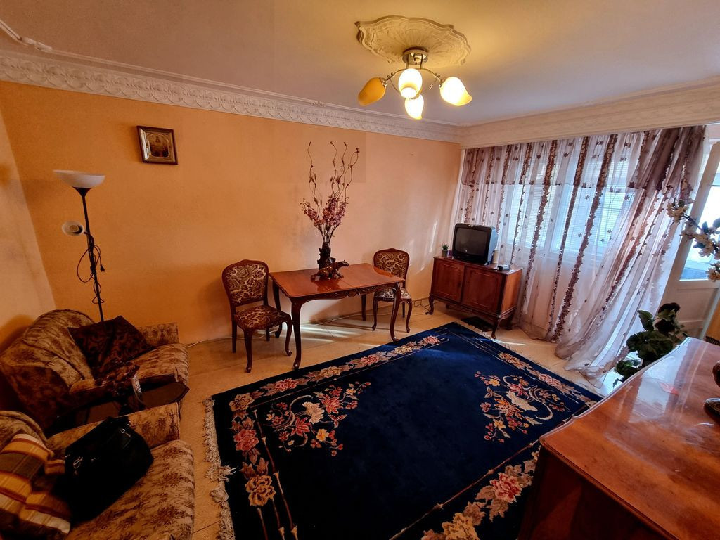Apartament 3 camere zona Km 4 5 Renovat cu Centrala