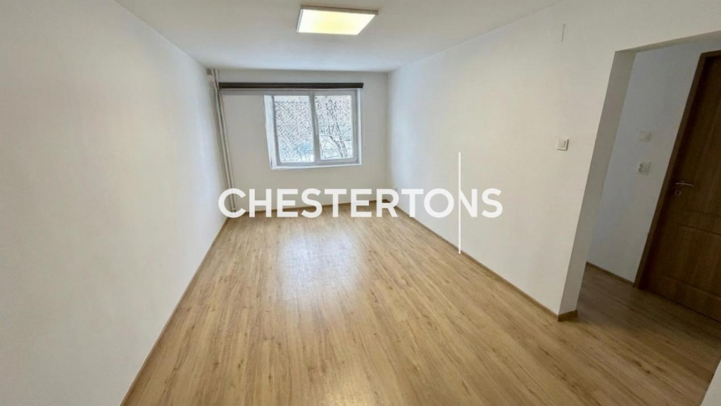 Apartament 4 camere renovat la 12 minute de metrou Crangasi