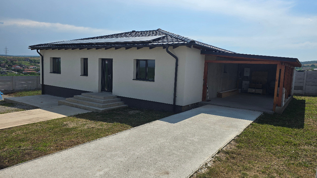 Casa D P E - 2024