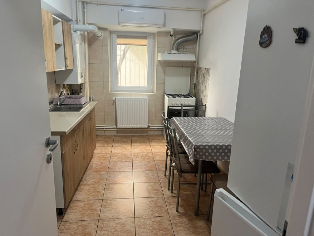 Apartament 2 camere de închiriat în Constanța zona Falez?