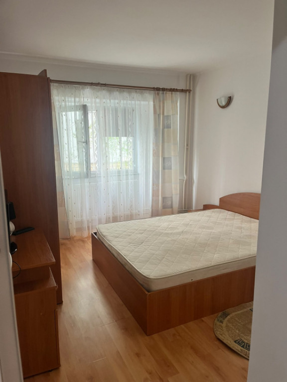 Apartament 2 camere de închiriat în Constanța zona Falez?