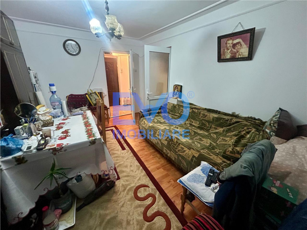 APARTAMENT 2 CAMERE, ETAJ INTERMEDIAR, PODU ROS