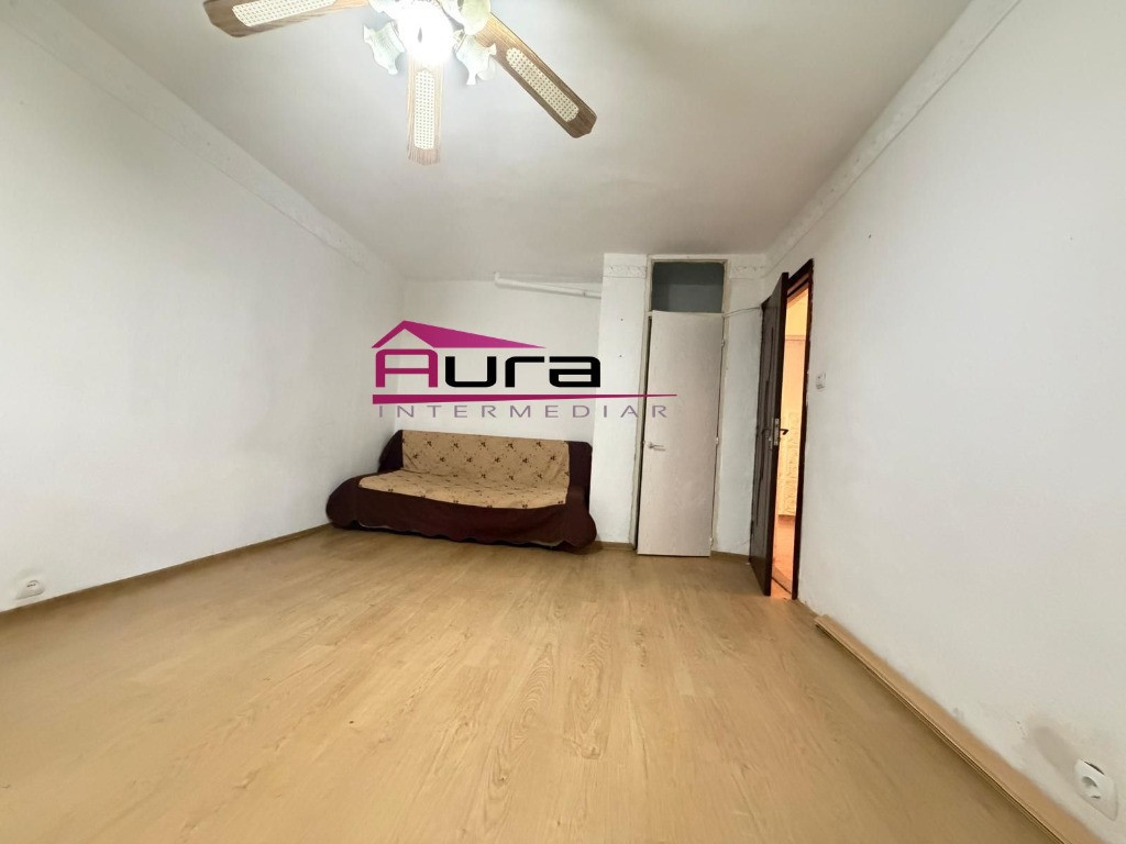Inchiriez apartament 3 camere zona Victoriei