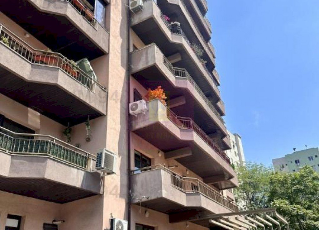 Vanzare apartament de 4 camere in zona Brancoveanu