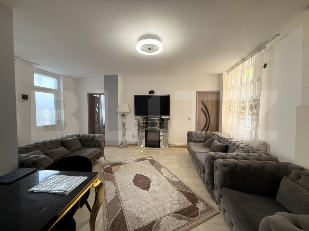 Apartament 3 camere cu 3 băi, bloc nou, terasă, zona Rocad