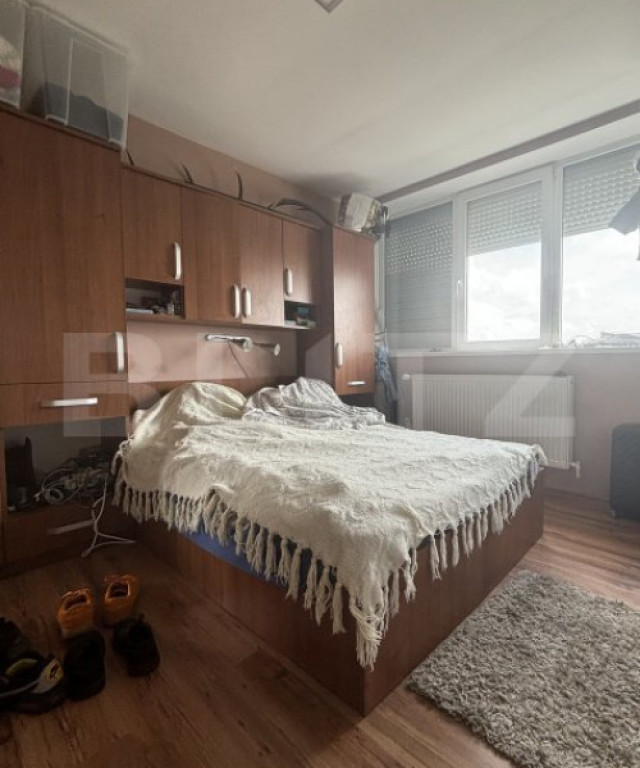 Apartament decomandat cu 3 camere în zona Torontalului