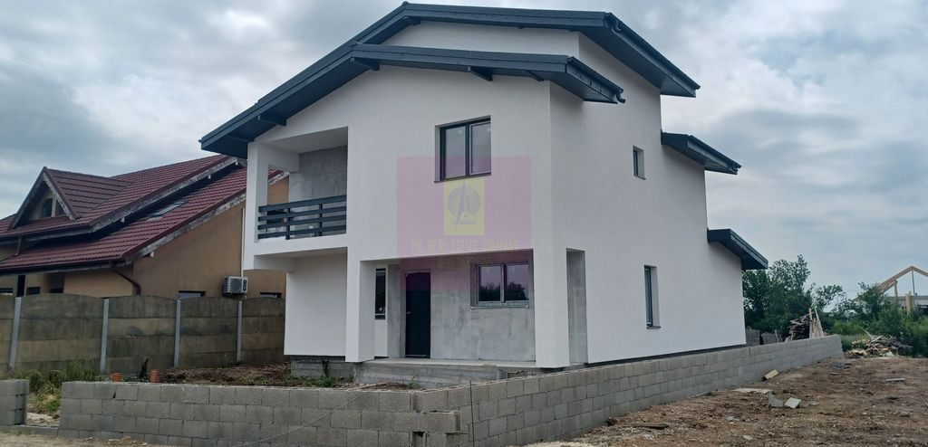 Săbăreni, casă p+1E+m, 5 camere, 3 bai, terasă acoper...