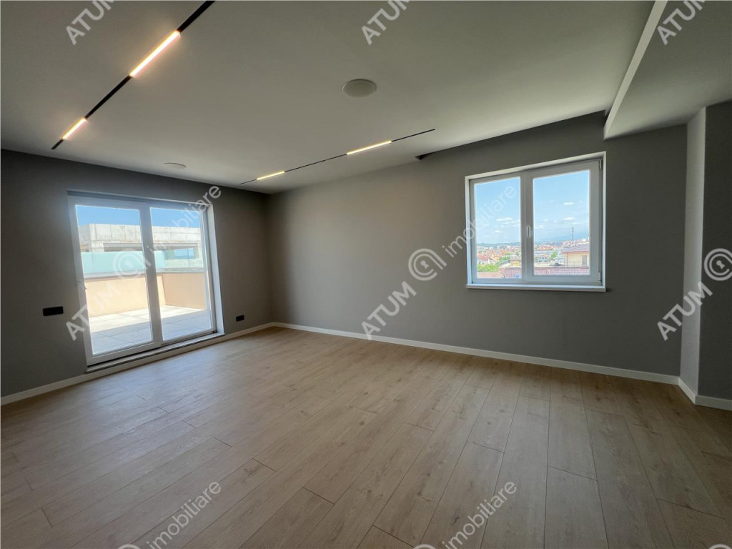 Penthouse cu 3 camere 2 bai si 2 terase zona Calea Surii Mic