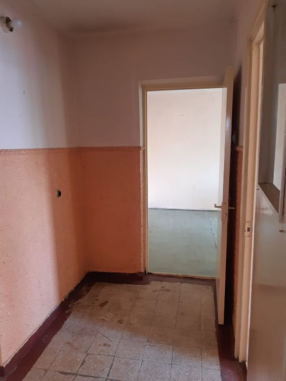 Apartament 3 Camere Decomandat | Etaj 1 | Piața Centrală