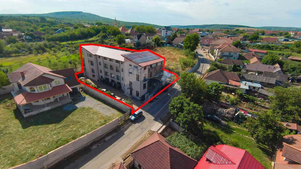 De vânzare pensiune cu restaurant, teren 4.750 mp – B?...