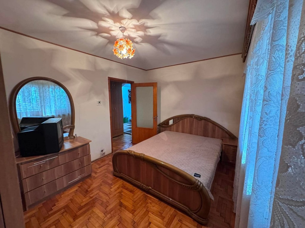 Apartament cu 3 Camere Decomandat in George Enescu