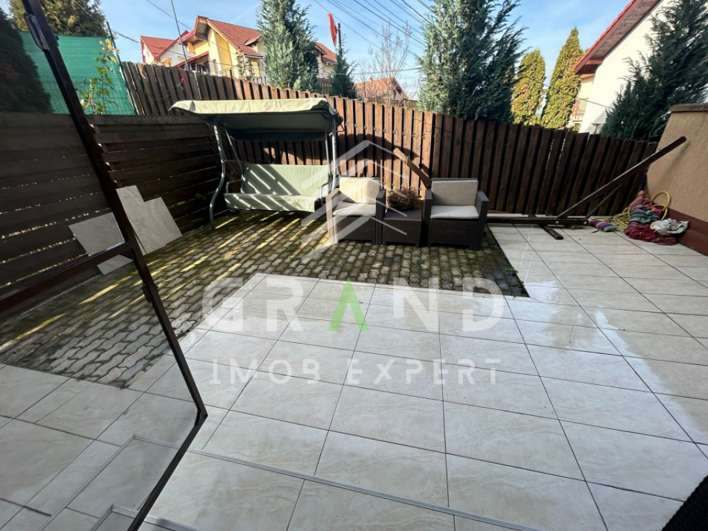 Închiriez apartament cu terasă–Str. Câmpului,Mănăștu