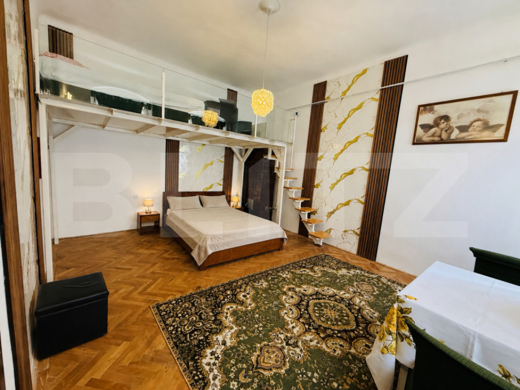 Garsonieră spațioasă, tip duplex, în centrul istoric al