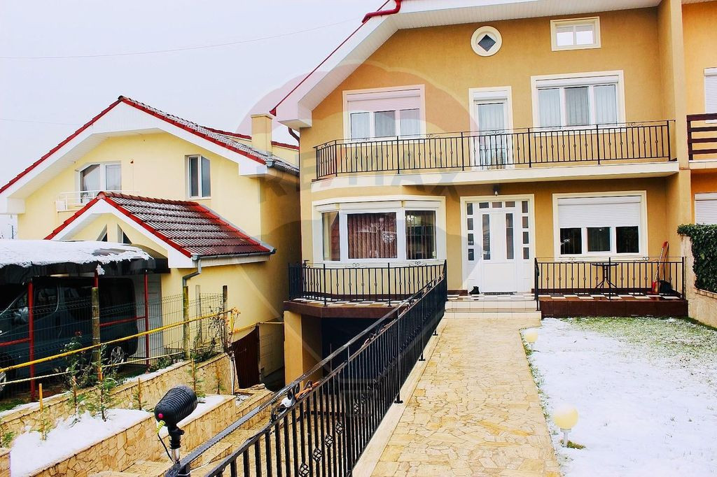 De vânzare casă / birouri în zona Decebal