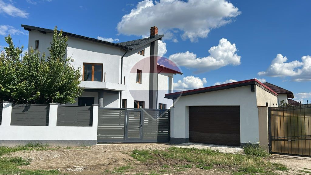 Vanzare Casă / Vilă 5 camere Saftica Primarie