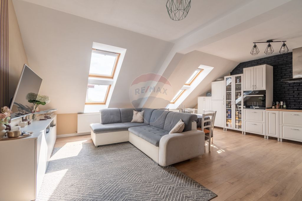 Apartament 3 camere,114 m,2 bai,3 terase,semicentral