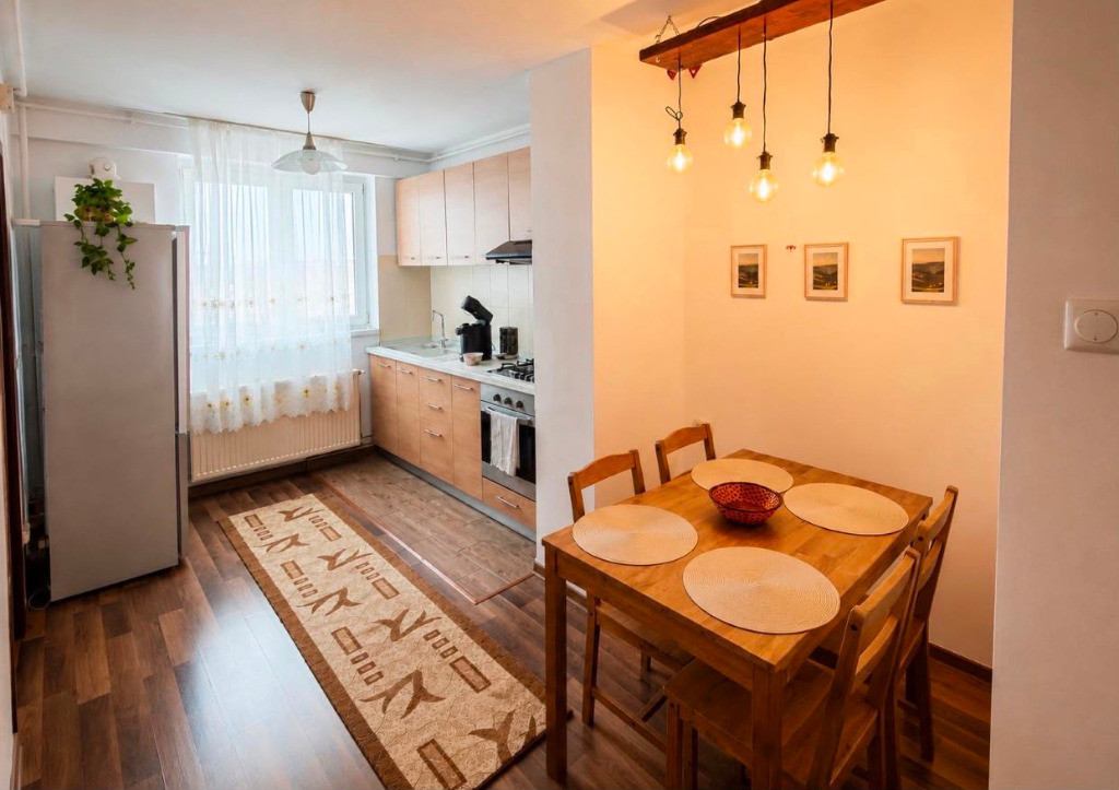 Apartament 3 camere, decomandat - zona Grivitei