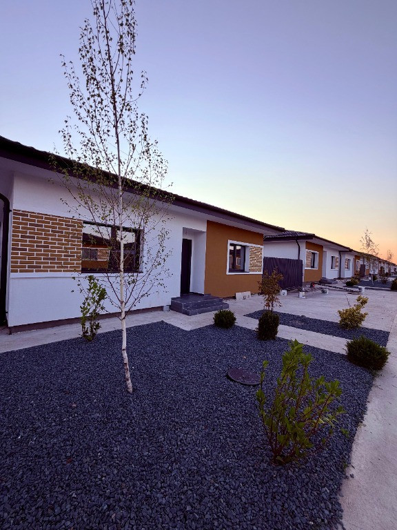 Casă individuală pe parter 135mp construiți, teren 400mp Tunari
