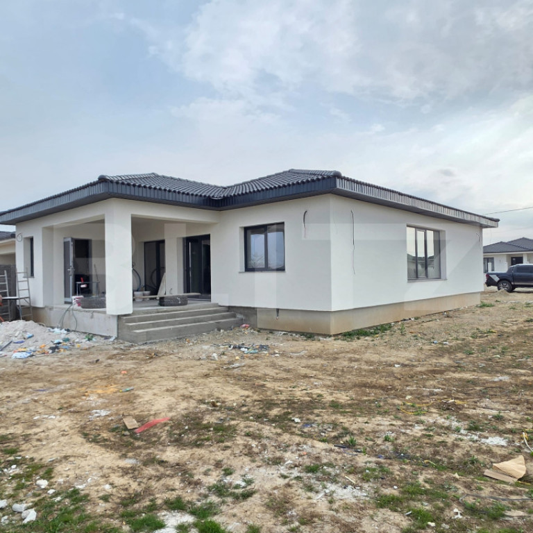 De vanzare casa in Santandrei cu gard de imprejmuire din pla