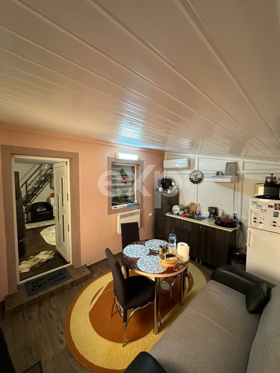 Teren 445 cu fundatie de casa mare + o Casuta locuibila mode