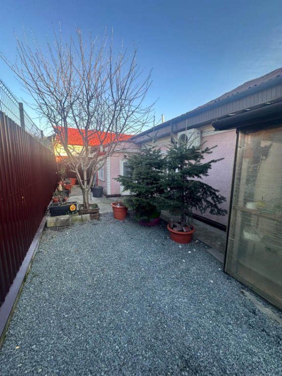 Casă 3 Camere de Vânzare Medeea – CET Constanța | Curte