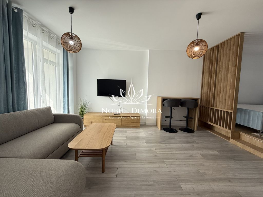 Apartament de lux cu 2 camere, open space, zona Take Ione...