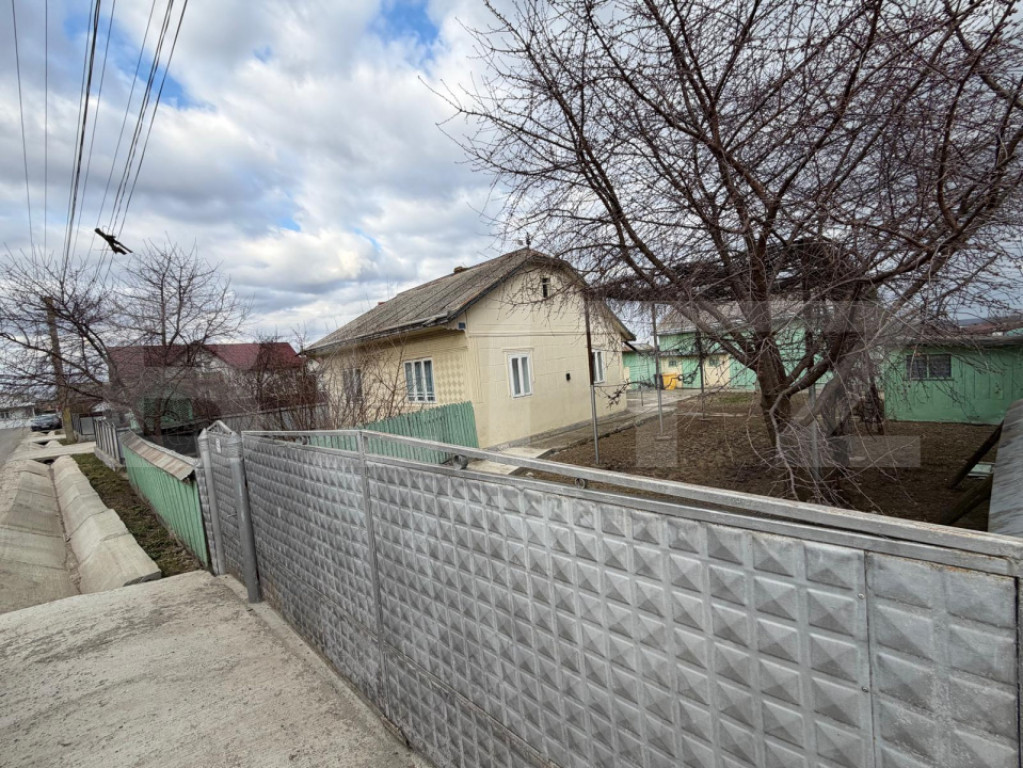 Casă / Vilă cu 3 camere de vânzare în zona Burdujeni
