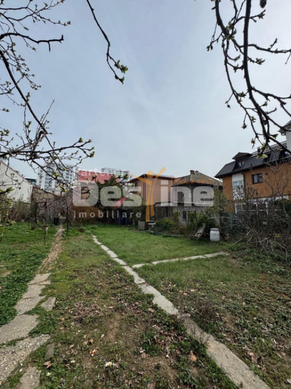 Teren 1553 mp – Oportunitate imobiliară în zonă cu regi