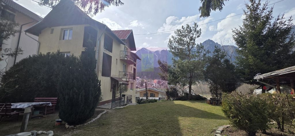 Vilă cu farmec istoric în Bușteni, pensiune sau locuin...