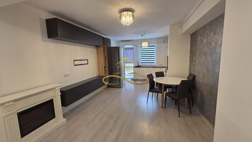 Apartament spatios cu 3 camere si 2 bai -ideal pentru fam...