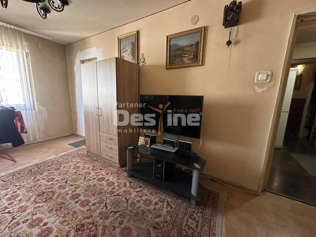 Apartament 3 camere decomandat - 2 bai - etaj 7/8 in zona Vi