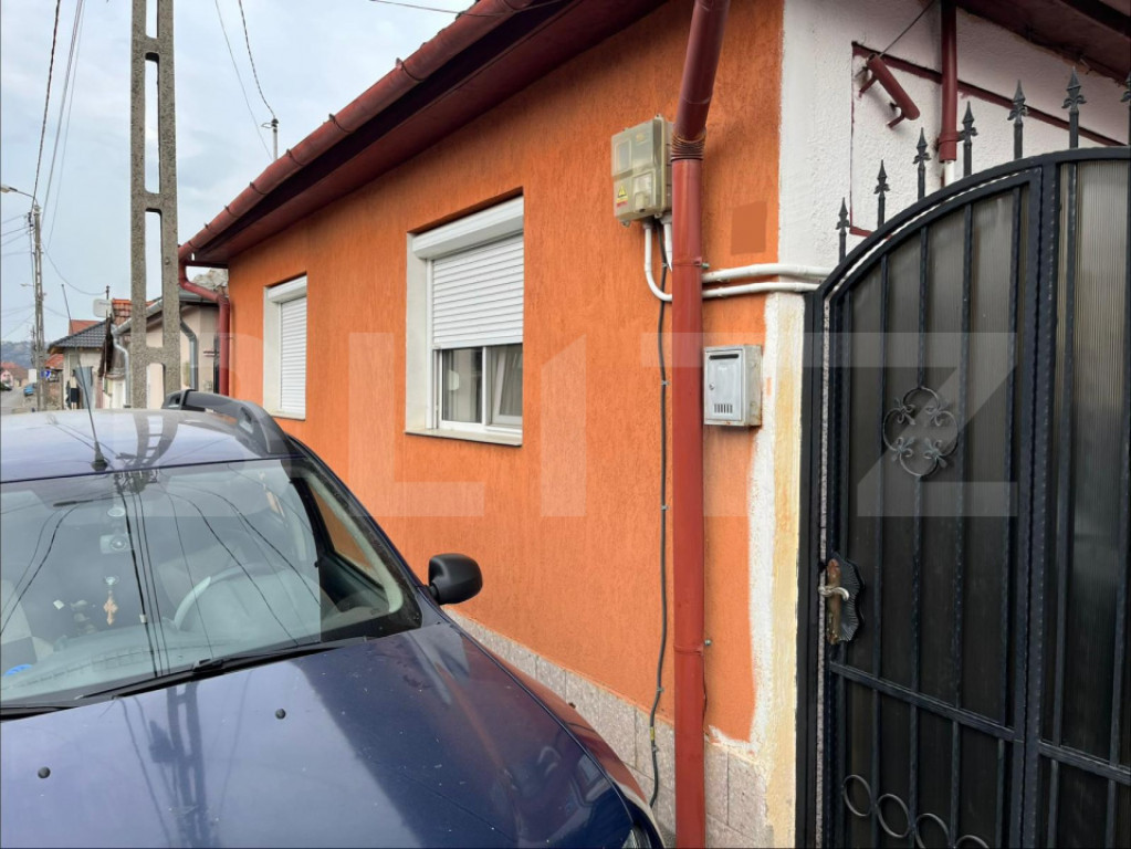 Vand casa in Oradea, intr-o zona linistita, aproape de centr