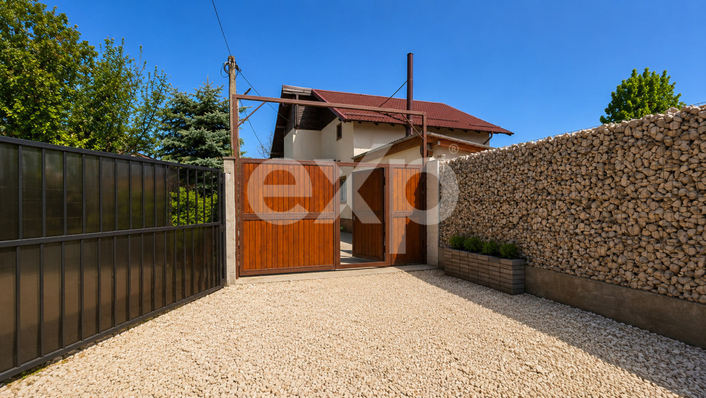 Casa familiei tale | 146 mp | Curte 440 mp | Foișor + Ciuba